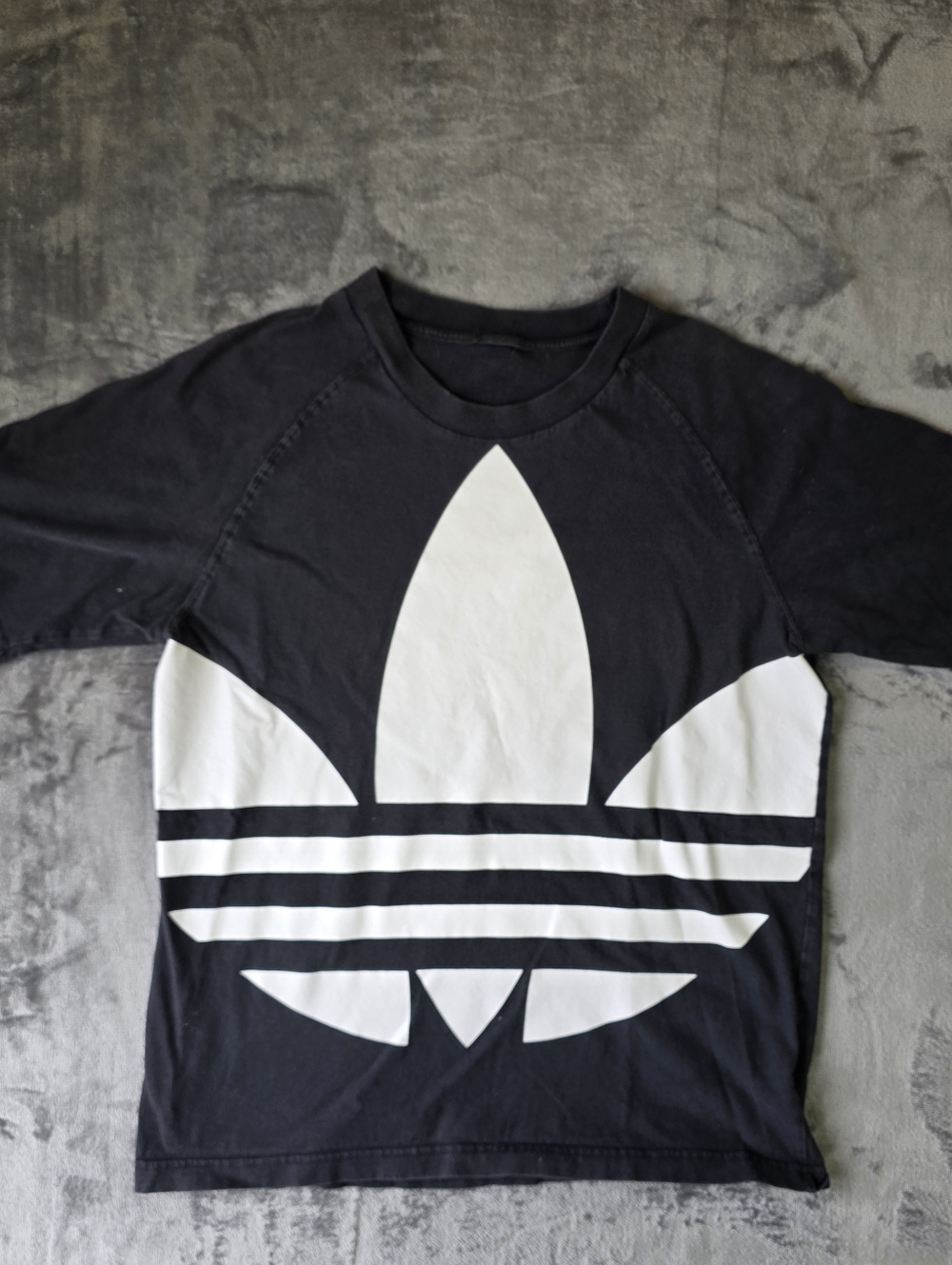 Y2K Adidas Originals Big Trefoil Logo T Shirt Size Medium